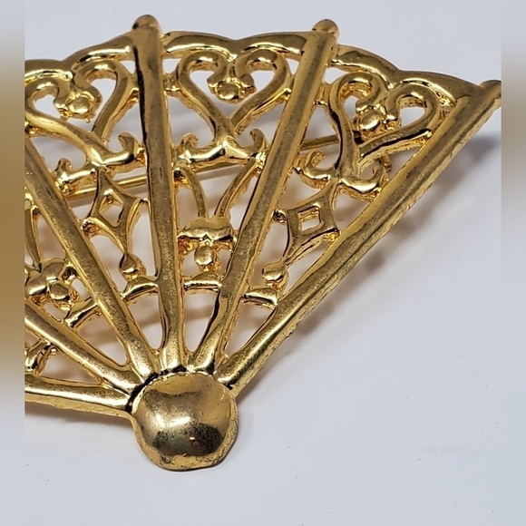 VINTAGE AK ANNE KLEIN GOLD TONE OPEN FAN BROOCH PIN OPEN SCROLLWORK 1980S - Picture 4 of 10